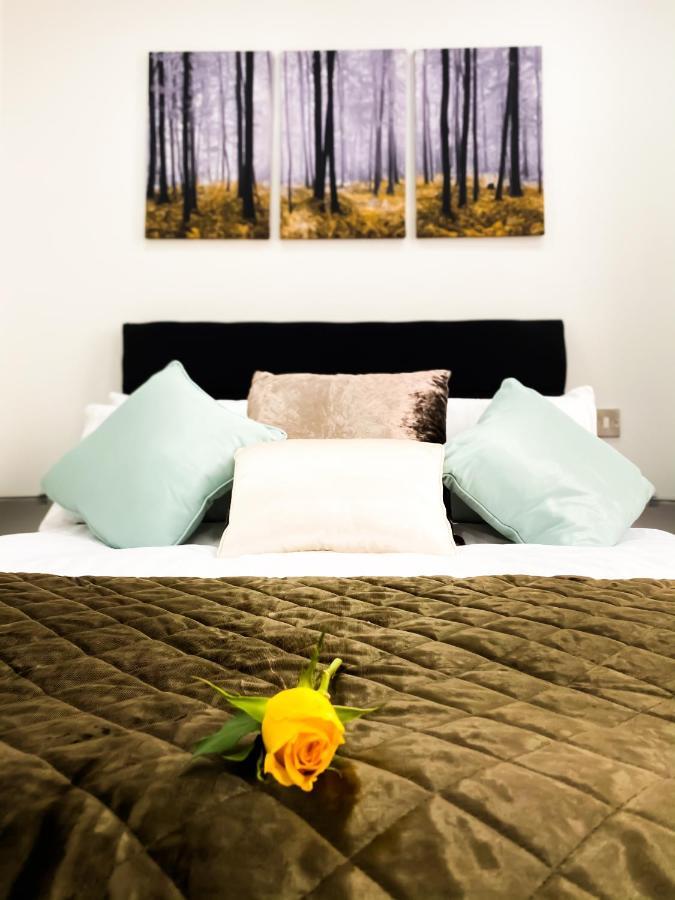 Kings London - Heart Of Town Centre In Immaculate Condition * Watford (Hertfordshire)